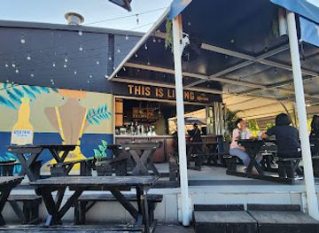 botswana/kgatleng-district/restaurant/sankaya-corner-couch