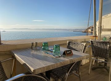 france/marseille/la-corniche/restaurant/le-petit-pavillon