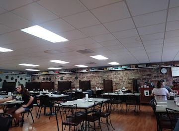 arkansas/fayetteville/restaurant/ricks-iron-skillet