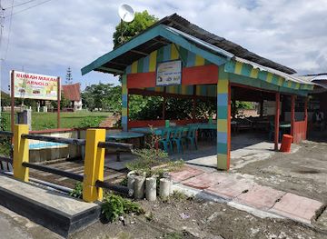 indonesia/lake-toba/restaurant/rumah-makan-arnold