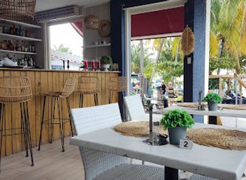 sint-maarten/dutch-quarter/restaurant/la-perle-bleu-beach-bar-restaurant