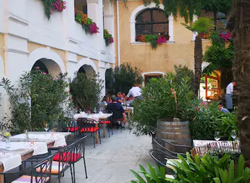 Weingut Holzapfel Gutshofrestaurant Prandtauerhof