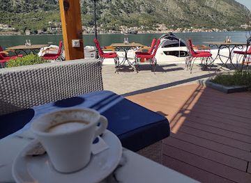 montenegro/kotor-bay/restaurant/little-bay