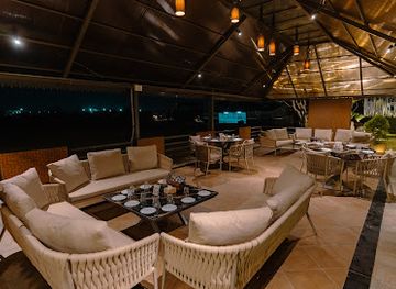 india/central-india/restaurant/whistling-woods-nagpur