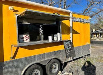 texas/enchanted-rock-state-natural-area/restaurant/enchanted-inn-roadside-food-truck