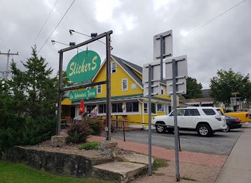 new-york/old-forge/restaurant/slickers-adirondack-tavern