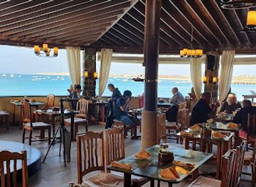 cabo-verde/santa-maria-beach/restaurant/restaurante-farolim