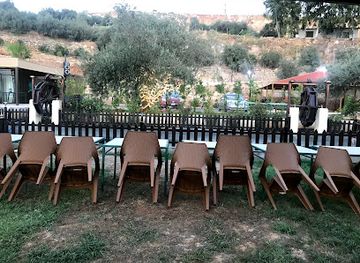 jordan/jerash/restaurant/montazah-w-shalyh-tlh-w-my