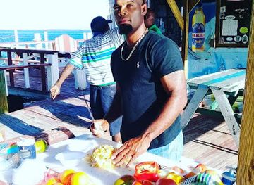 the-bahamas/exuma/restaurant/conch-king-wes