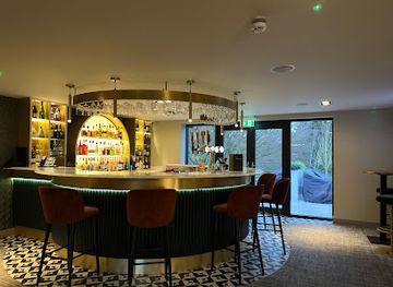 united-kingdom/staffordshire/restaurant/the-oak-house-restaurant-and-balcony-bar-located-at-moddershall-oaks