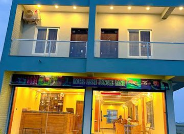 nepal/chitwan/restaurant/hotel-lisney-jungle-land