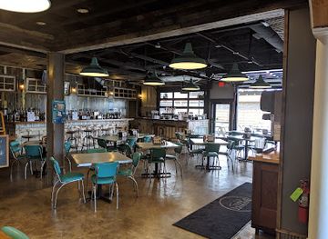 alabama/fairhope/restaurant/district-hall