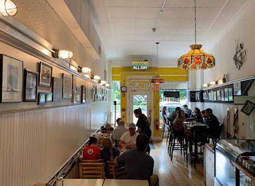 massachusetts/waltham/restaurant/leo-s-place-diner