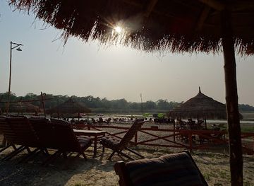 nepal/chitwan/restaurant/sunset-view-restaurant-and-bar