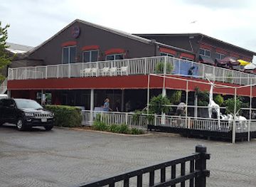 ohio/maumee-bay-state-park/restaurant/the-bay-restaurant-nightclub