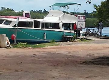 belize/stann-creek-district/restaurant/el-pollo-rico-rotisserie-hut