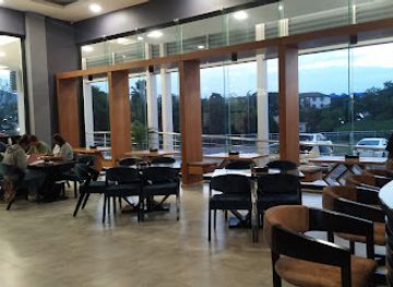 zambia/chimfunshi-wildlife-orphanage/restaurant/indish-fusion-foods-cocktails