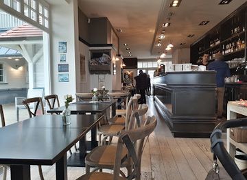 belgium/nieuwpoort/restaurant/martino-s-bar