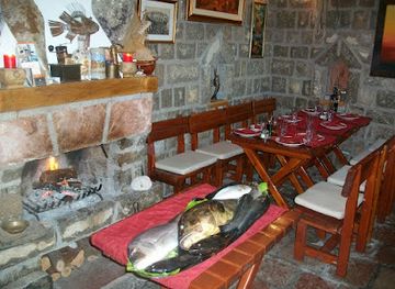 montenegro/brda/restaurant/konoba-langust