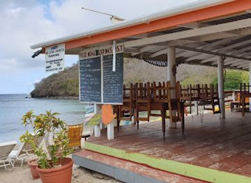 saint-vincent-and-the-grenadines/union-island/restaurant/sunset-cove