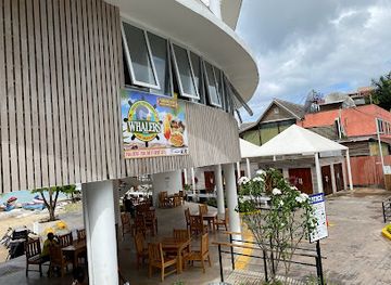 jamaica/ocho-rios/restaurant/whalers-seafood-restaurant-sports-bar