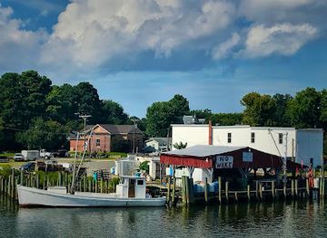 virginia/northern-neck/restaurant/the-crazy-crab