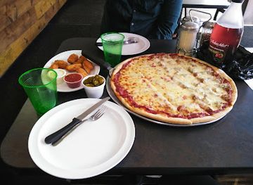 illinois/berwyn/restaurant/nonno-s-pizza