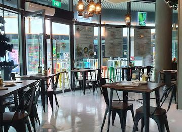 singapore/central-region/restaurant/lazy-lizard-flora-vista