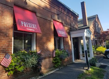 connecticut/talcott-mountain/restaurant/present-company-restaurant