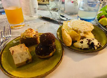 Pomme de Mât Restaurant