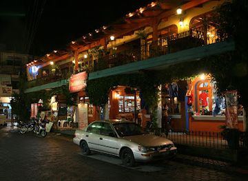 guatemala/panajachel/restaurant/llamame-luna