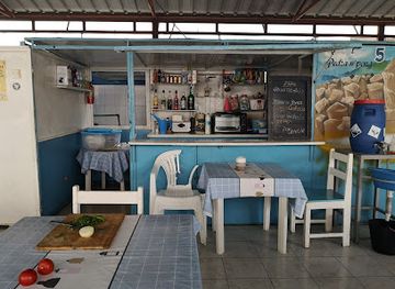 cabo-verde/praia-do-tarrafal/restaurant/merendas-food-court