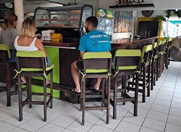 saint-kitts-and-nevis/sandy-point-town/restaurant/coconut-grove-cafe-bar-pizzeria