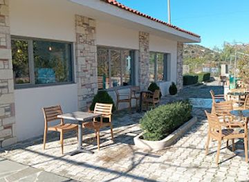 albania/tepelene/restaurant/breezy-grill-bar