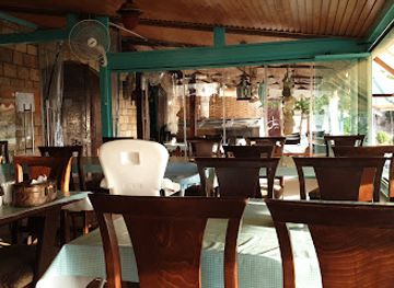 lebanon/byblos/restaurant/emgeorges-by-la-pirogue