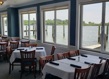 maryland/wye-island-natural-resource-management-area/restaurant/waterman-s-crab-house
