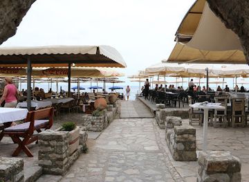 montenegro/budva-riviera/restaurant/old-town-tavern