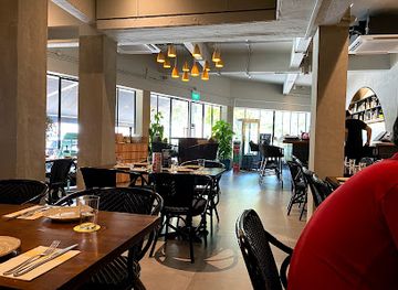 singapore/bukit-timah/restaurant/lino-binjai-park