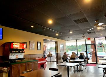 arkansas/pinnacle-mountain-state-park/restaurant/whole-hog-cafe