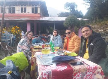 nepal/manang/restaurant/hungry-eye-restaurant