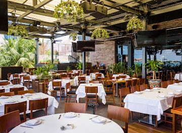 mexico/cancun/restaurant/la-buena-barra