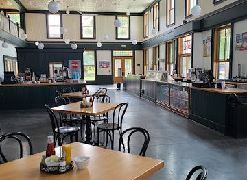 new-york/thousand-islands/restaurant/the-guzzle