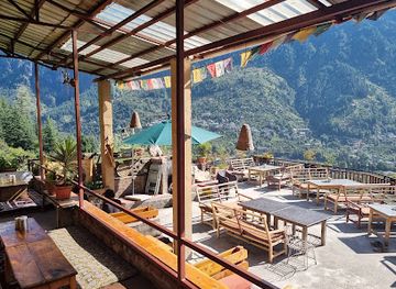 india/manali/restaurant/rocky-s-cafe