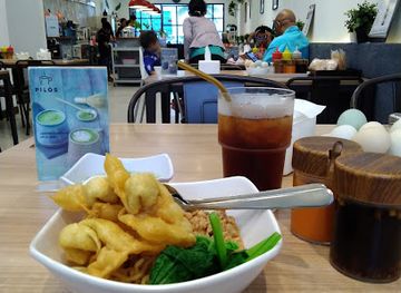 indonesia/southeast-papua/restaurant/mandala-sentani
