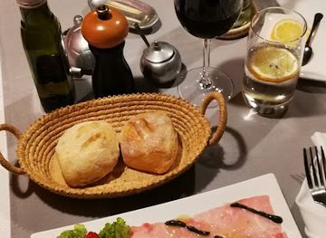 madagascar/majunga/soavita/restaurant/la-petite-cour