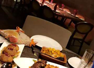 Lusin Restaurant - Centria Mall