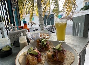 mexico/playa-del-carmen/punta-esmeralda/restaurant/marisqueria-punta-esmeralda