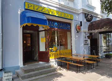 estonia/narva-castle/restaurant/pizza-kebab