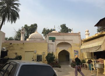 pakistan/cholistan-desert/restaurant/baba-naseer-choley-wala