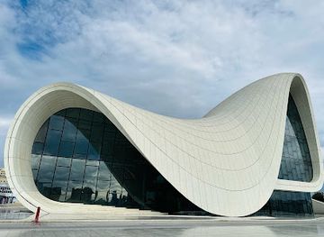 azerbaijan/baku/heydar-aliyev-center/restaurant/heyder-aliyev-prospekti